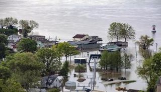 عواصف توقع قتيلا وتعطل الطيران في الولايات المتحدة