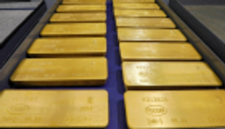 الذهب يتراجع وسط احتمالات باتفاق تجاري بين أمريكا والصين