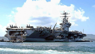 حاملة الطائرات الأمريكية أبراهام لينكولن