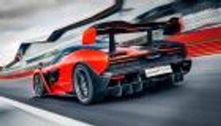 بالفيديو.. سباق مثير بين "مكلارين" وطائرة هليكوبتر  