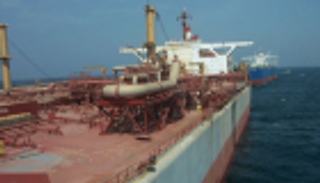 مليشيا الحوثي تبتز فريقا دوليا من أجل صيانة سفينة صافر النفطية