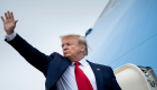 عرائض تضم 10 ملايين توقيع تطالب ببدء إجراءات عزل ترامب