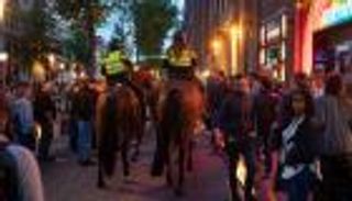 هولندا تقع ضحية نجاحها السياحي.. الزوار يفوقون تعداد السكان 3 مرات