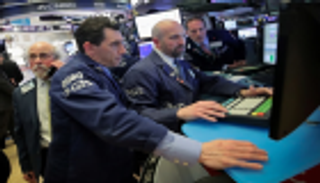 على وقع نزاعات التجارة.. بورصة وول ستريت تغلق على هبوط لجميع مؤشراتها