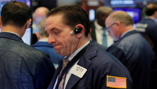 وول ستريت تفتح منخفضة