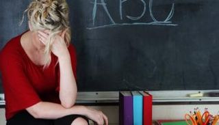 إرغام مدرسة أمريكية مريضة بالسرطان على دفع نفقات بديل عنها