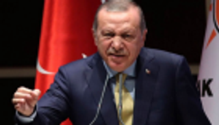 مجهولون يعتدون على صحفي تركي.. ومنددون: حرية التعبير في خطر