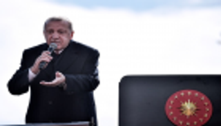 أردوغان يخدع الأتراك: مؤامرة خارجية تستهدف اقتصاد البلاد