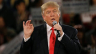 ترامب للمصنعين: أنتجوا في أمريكا لتفادي الرسوم الجمركية "الأمر بسيط"