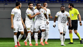 لقطة من مباراة شباب الأهلي والنصر