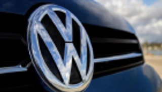 فولكس فاجن تستدعي 92 ألف سيارة معيبة في الصين