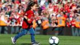 بالفيديو.. ابنة محمد صلاح تحتفي بنهاية البريمييرليج بهدف معتاد