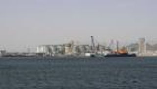 بالصور.. العمل في ميناء الفجيرة يسير بشكل طبيعي وبطريقة اعتيادية