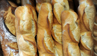 خبز "الباجيت" الفرنسي.