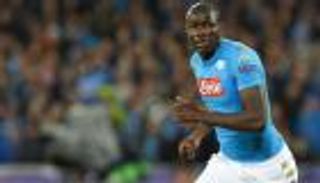 مانشستر يونايتد قد يجعل مدافع نابولي الأغلى في العالم