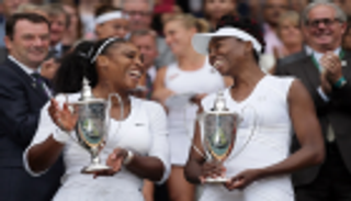سيرينا ويليامز تضرب موعدا مع شقيقتها فينوس في بطولة روما للتنس