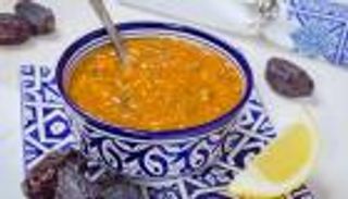 5 دولارات تكلفة وجبة إفطار مغربي.. والحريرة والشباكية تزين مائدة رمضان