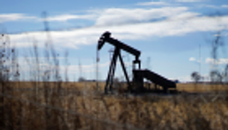 أسعار النفط تتباين مع آمال بشأن محادثات أمريكا والصين