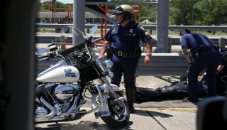 أفراد الشرطة المرافقون لركب سيارات ترامب يتعرضون لحادث