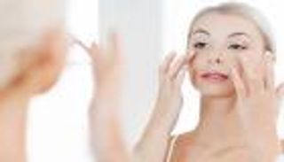 خطوات اختيار كريم العيون.. أبرزها يحتوي على كافيين