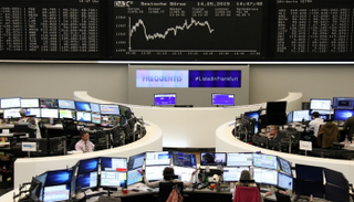 رسم بياني لمؤشر أسعار الأسهم الألماني داكس في بورصة فرانكفورت - رويترز
