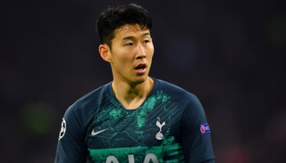 سون مهاجم توتنهام