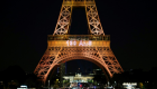 باريس تحتفل بـ130 عاما على إنشاء برج إيفل