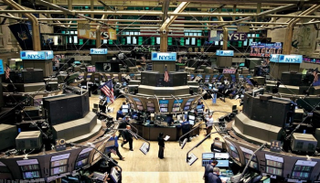 وول ستريت تغلق مرتفعة