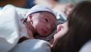 سُبع مواليد العالم يعانون انخفاض الوزن