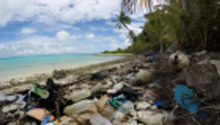 238 طناً من النفايات البلاستيكية تضرب أرخبيل كيلينج