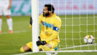 حارس الإمارات: لا بديل سوى الفوز على بطل دوري الخليج العربي