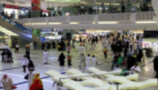 بالصور.. انتعاش الأسواق التجارية المجاورة للحرم وسط إقبال المعتمرين