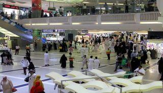 جانب من الرواج في المولات المجاورة للحرم المكي