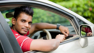 النمط الإنجليزي في القيادة يعرقل العمالة الهندية