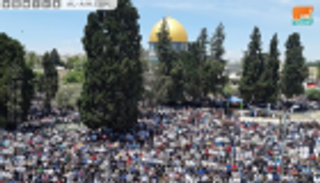 نحو 200 ألف فلسطيني يصلون بالأقصى في ثاني جمعة برمضان