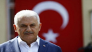 محتجون يهاجمون مرشح أردوغان بشعارات مؤيدة لإمام أوغلو