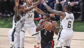 ميلووكي باكس وتورونتو رابتورز 