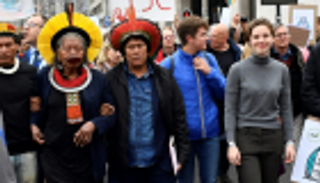 زعيم السكان الأصليين بالبرازيل يحشد للحفاظ على الأمازون