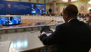 الدكتور عبيد الحيري سالم الكتبي خلال مشاركته في المؤتمر 