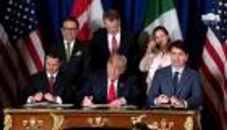 خبراء: إلغاء الرسوم بين أمريكا وكندا ضرورة لتخفيف حدة الحرب التجارية