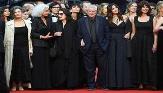 تصفيق وغناء لأبطال "رجل وامرأة" بعد 53 عاما على فوزه في "كان"