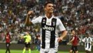 رونالدو يتوج بجائزة أفضل لاعب في الدوري الإيطالي