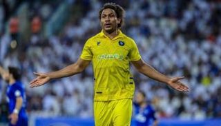 ليندر تاوامبا لاعب التعاون 
