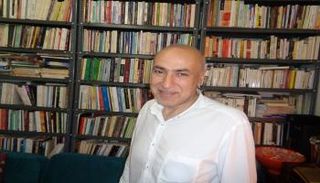 الروائي السعودي هاني نقشبندي.