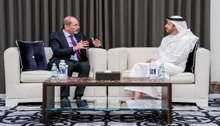 الشيخ عبدالله بن زايد آل نهيان خلال استقباله وزير خارجية الأردن