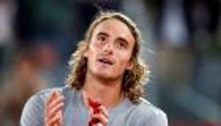 تسيتسيباس يتقدم بين كبار التنس.. وإيسنر يطيح بنيشيكوري