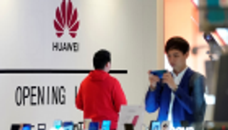 إنفنيون الألمانية تنفي تعليق شحنات الرقائق إلى هواوي