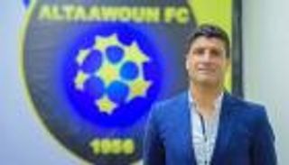 التعاون مع بيدرو..  "قهر الكبار وتوج بالذهب"