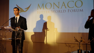 الدكتور ثاني بن أحمد الزيودي خلال المنتدى.