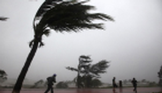 الرياح تقتل 4 وتعطل المرور في الصين.. الإنذار أزرق